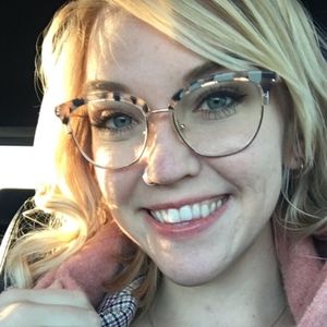 Meet your Posher, Brooke